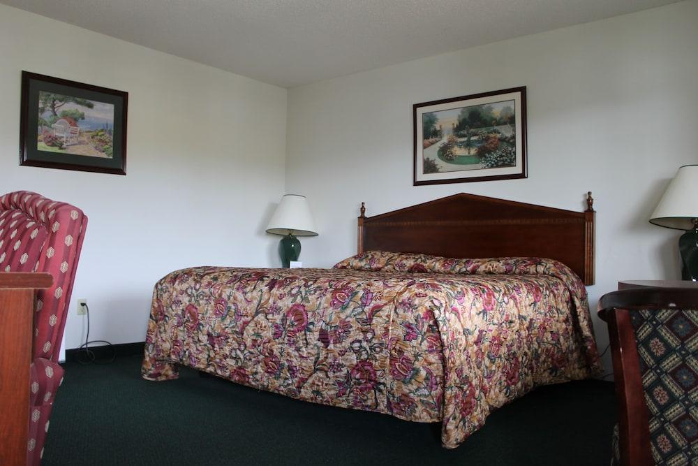 The Sundowner On Lake George Exterior photo