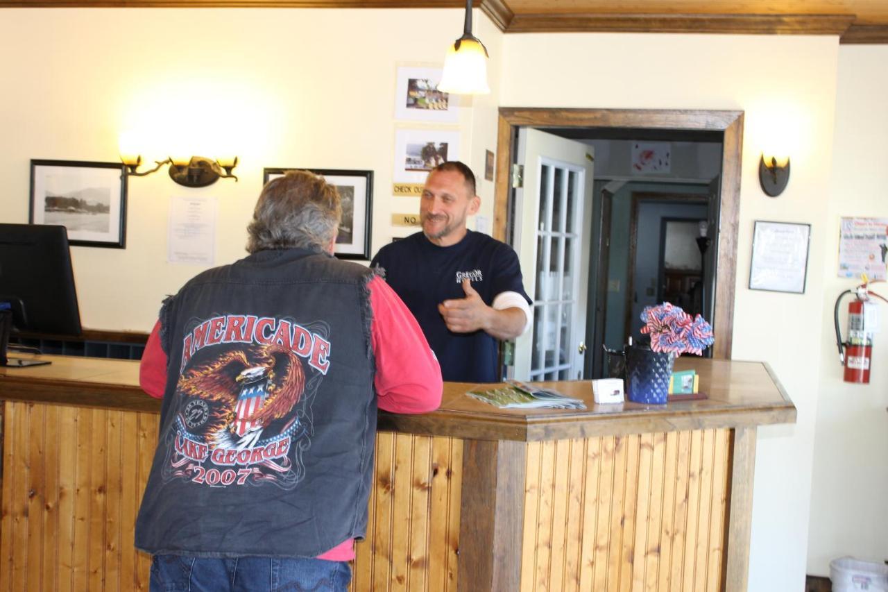 The Sundowner On Lake George Motel Exterior photo