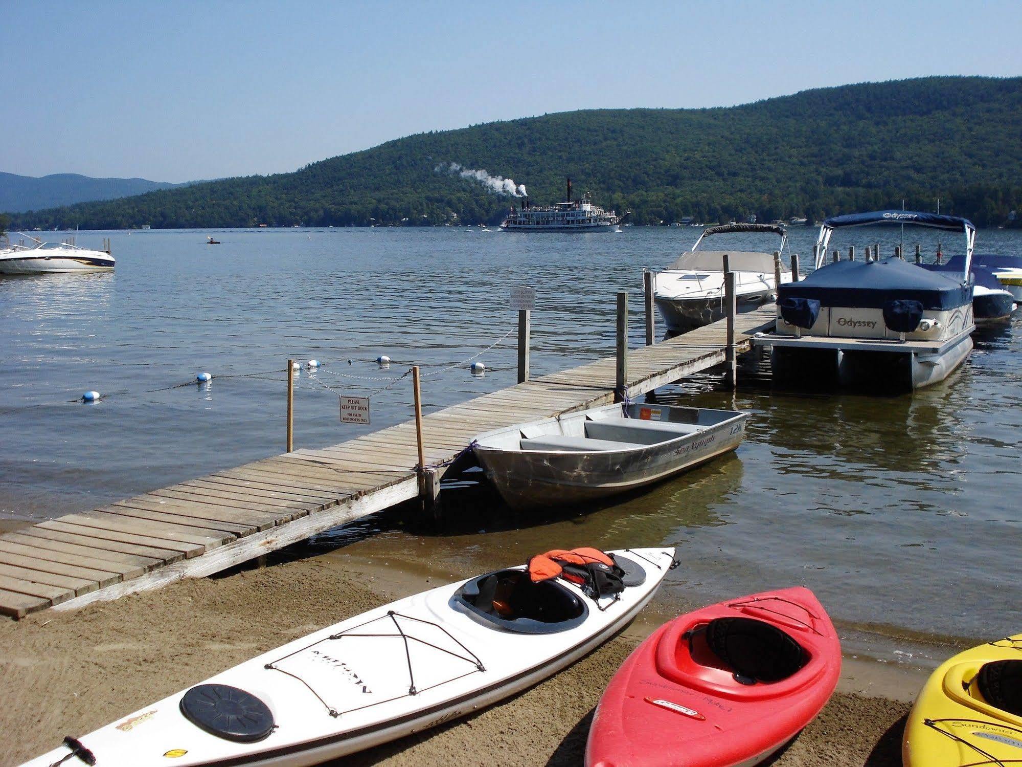 The Sundowner On Lake George Motel Exterior photo