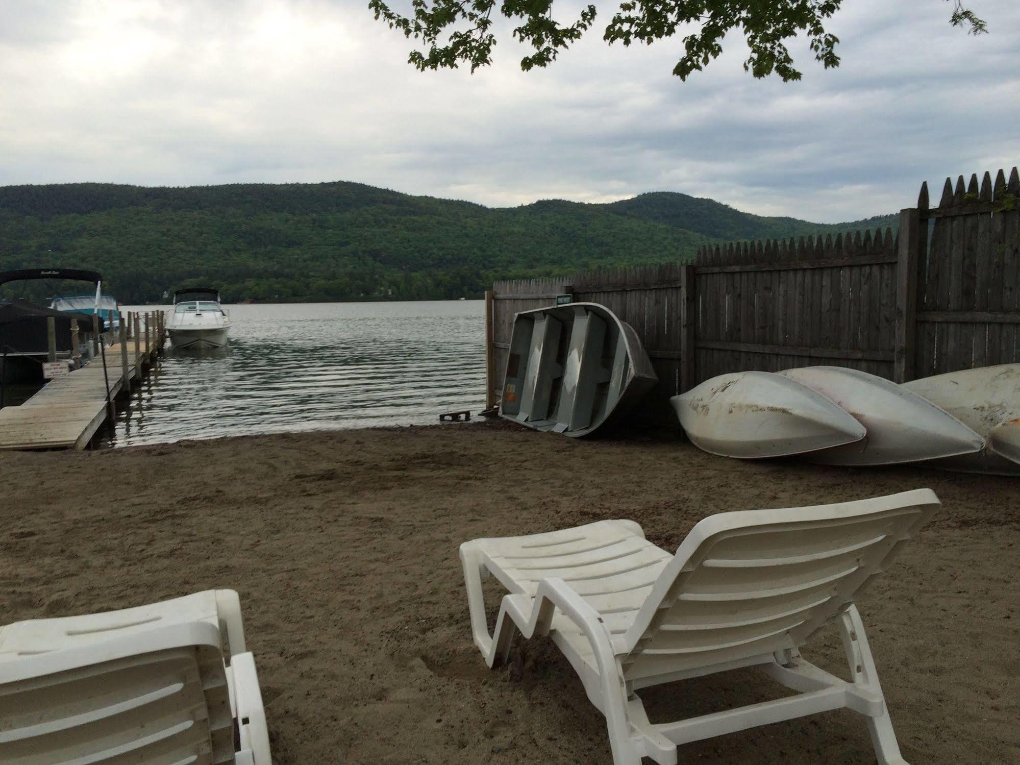 The Sundowner On Lake George Motel Exterior photo