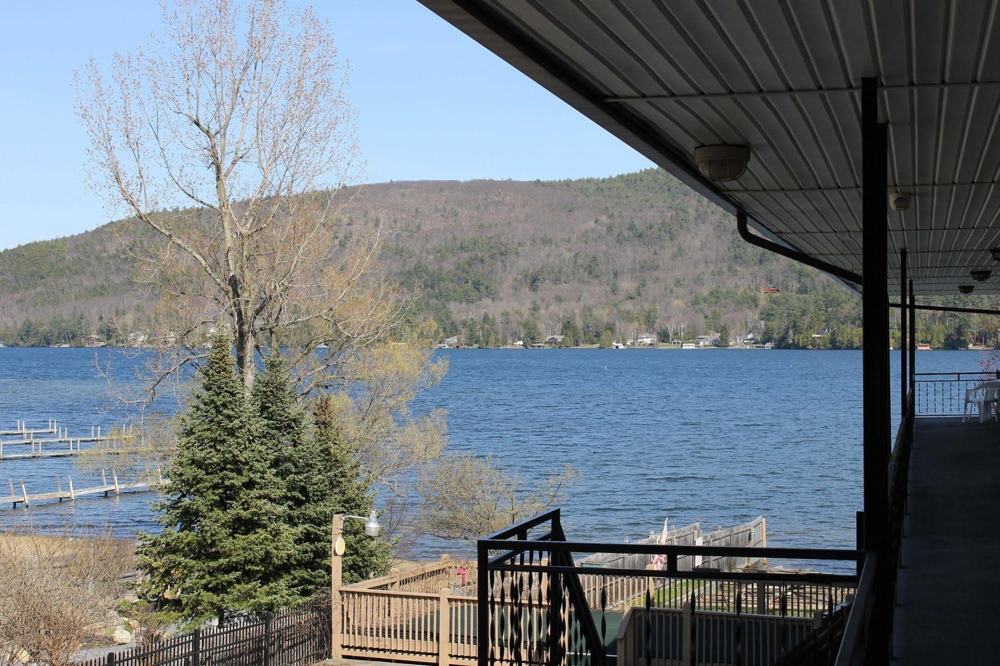 The Sundowner On Lake George Motel Exterior photo