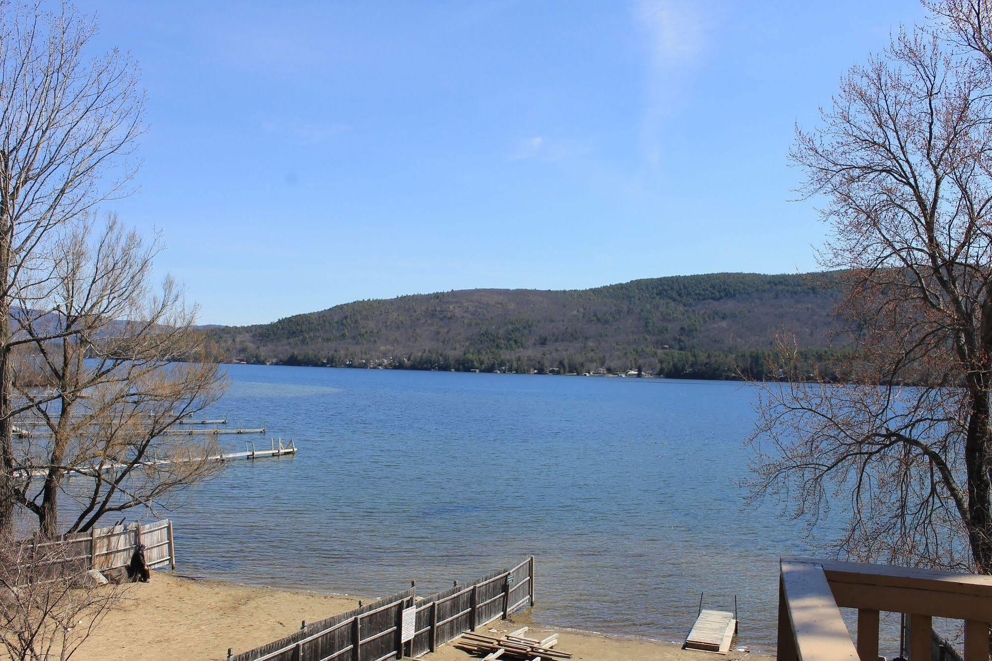 The Sundowner On Lake George Motel Exterior photo