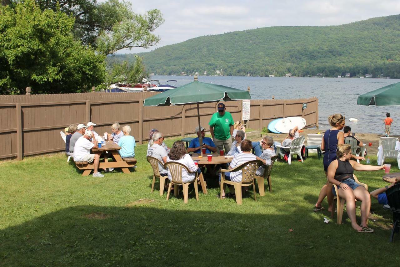 The Sundowner On Lake George Motel Exterior photo